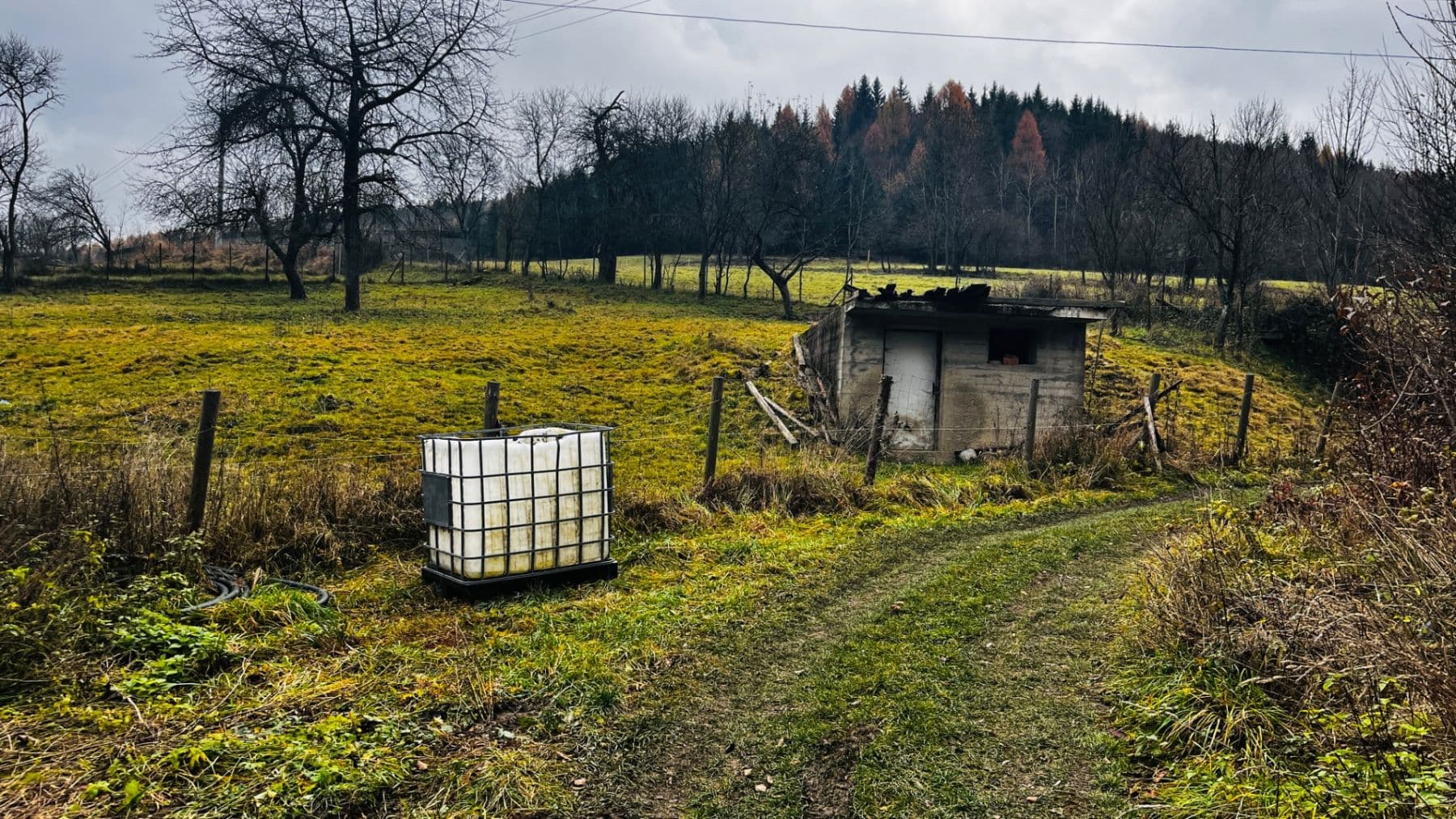 Predaj pozemku 2.424 m², Zubák, Trenčiansky kraj Predaj pozemku 2.424 m², Zubák, Trenčiansky kraj