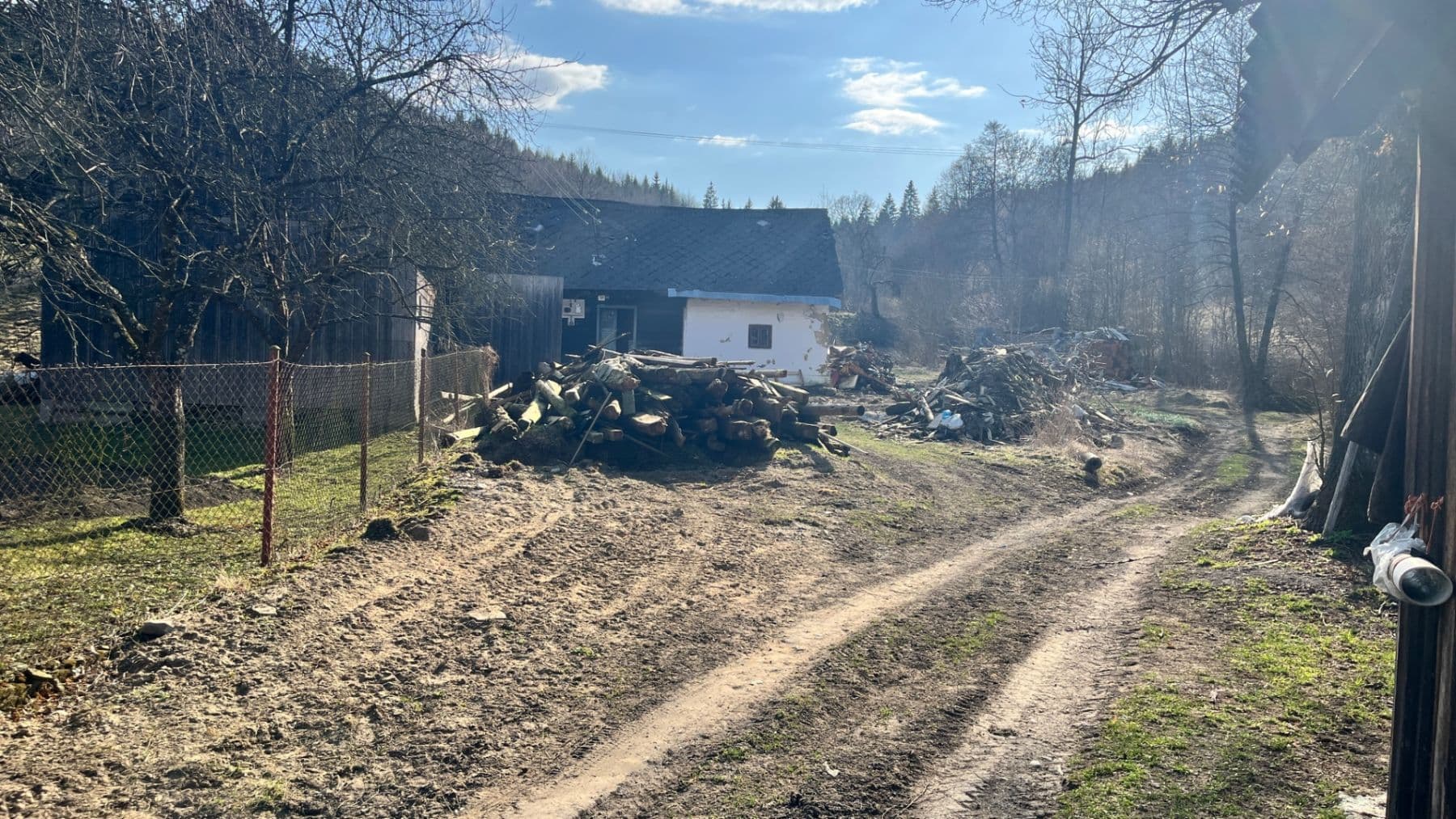 Predaj pozemku 2.424 m², Zubák, Trenčiansky kraj Predaj pozemku 2.424 m², Zubák, Trenčiansky kraj
