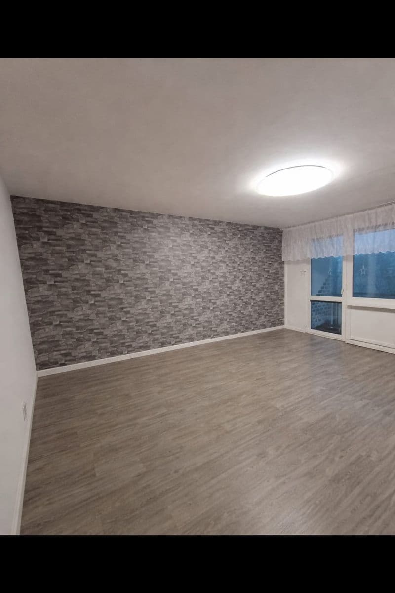 Predaj bytu 2-izbový 58 m², Hluboká, Ústí nad Labem, Ústecký kraj Predaj bytu 2-izbový 58 m², Hluboká, Ústí nad Labem, Ústecký kraj