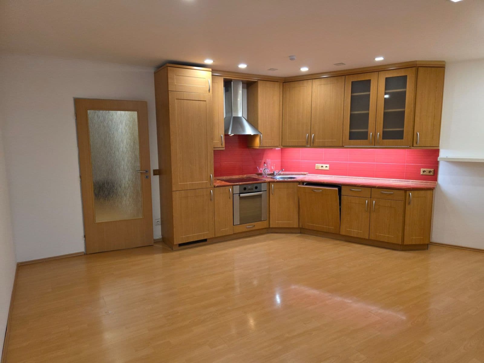 Prenájom bytu 2-izbový 40 m², Kostomlatská, Praha, Praha Prenájom bytu 2-izbový 40 m², Kostomlatská, Praha, Praha