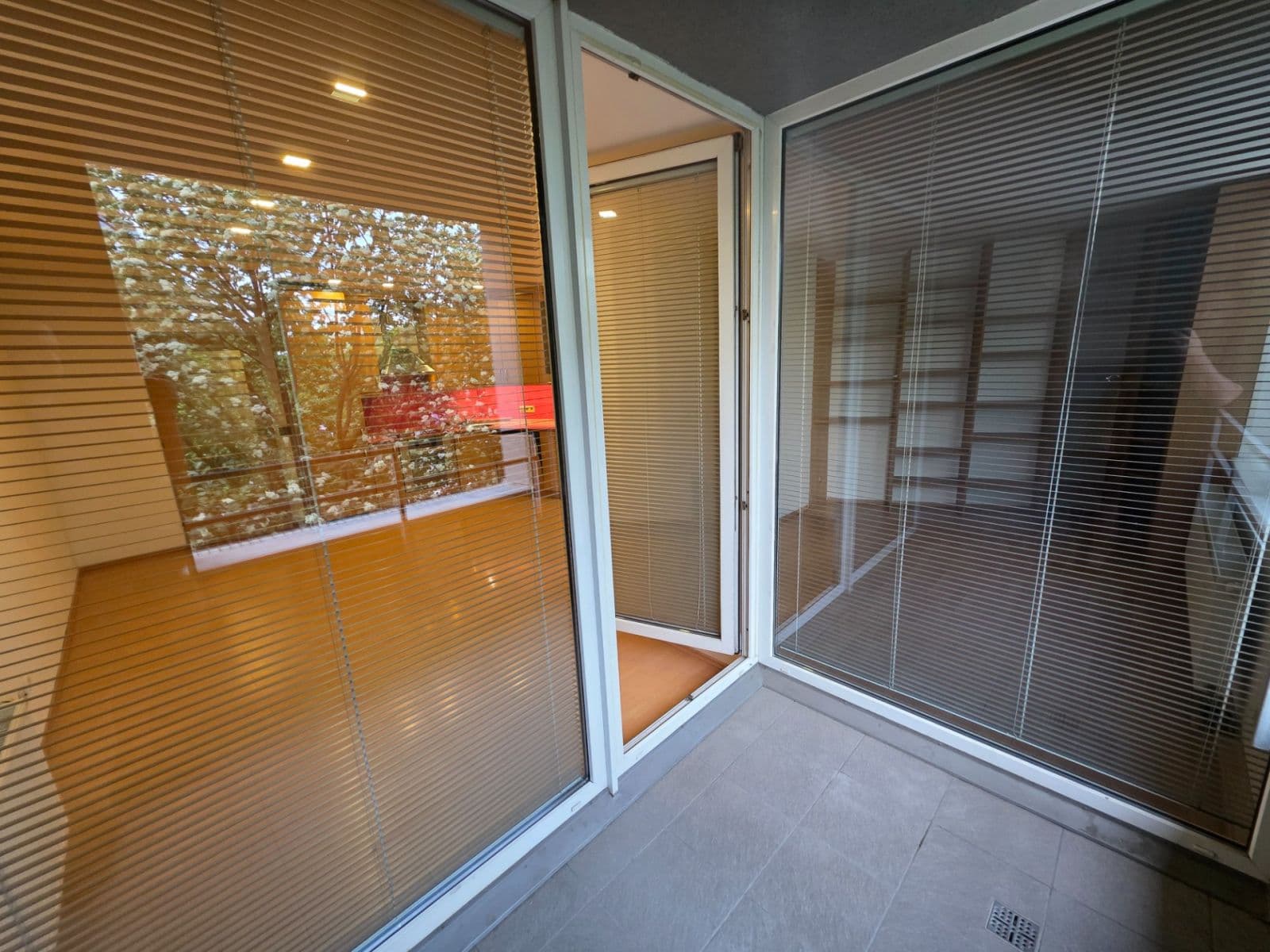 Prenájom bytu 2-izbový 40 m², Kostomlatská, Praha, Praha Prenájom bytu 2-izbový 40 m², Kostomlatská, Praha, Praha