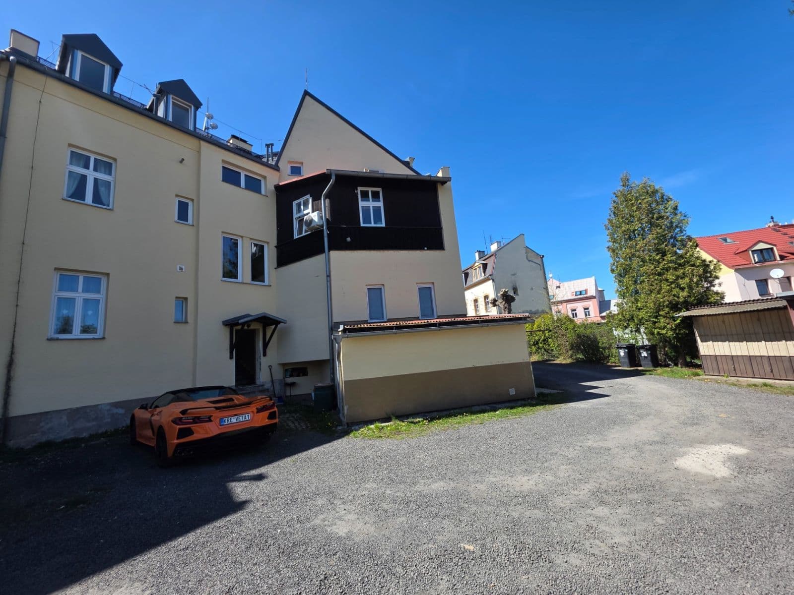 Prenájom bytu 4-izbový 107 m², Závodu míru, Karlovy Vary, Karlovarský kraj Prenájom bytu 4-izbový 107 m², Závodu míru, Karlovy Vary, Karlovarský kraj