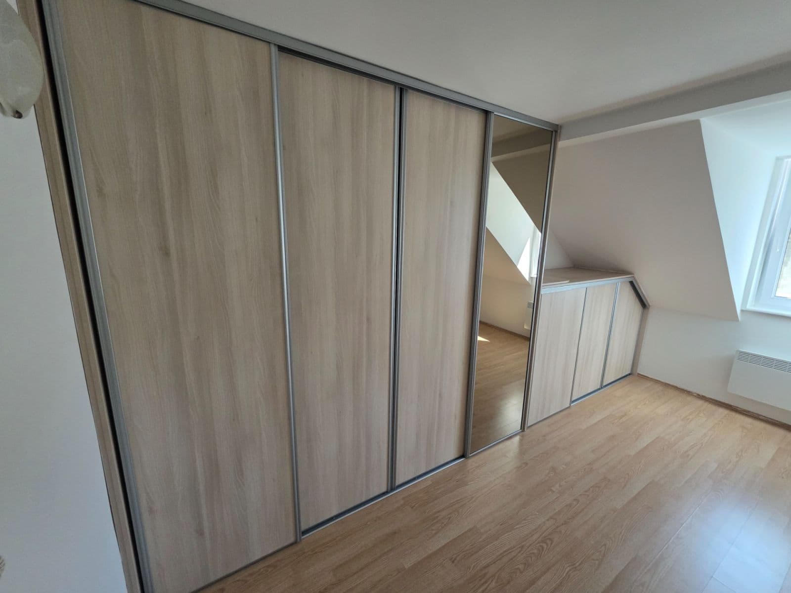 Prenájom bytu 4-izbový 107 m², Závodu míru, Karlovy Vary, Karlovarský kraj Prenájom bytu 4-izbový 107 m², Závodu míru, Karlovy Vary, Karlovarský kraj