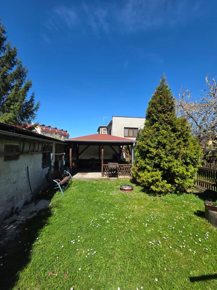 Prenájom bytu 4-izbový 107 m², Závodu míru, Karlovy Vary, Karlovarský kraj Prenájom bytu 4-izbový 107 m², Závodu míru, Karlovy Vary, Karlovarský kraj