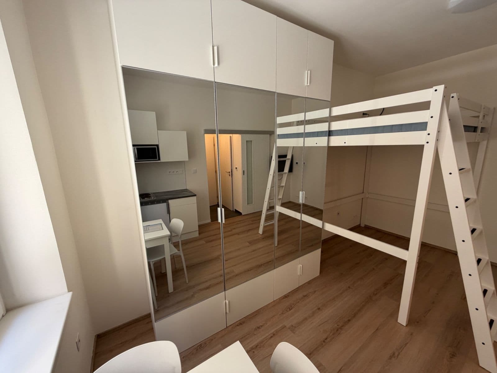 Prenájom bytu 1-izbový 25 m², Košická, Praha, Praha Prenájom bytu 1-izbový 25 m², Košická, Praha, Praha
