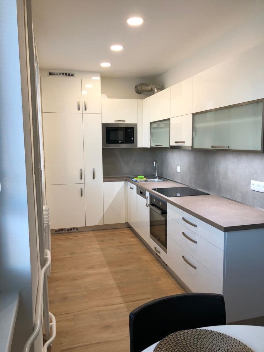 Prenájom bytu 2-izbový 56 m², Vítězslava Nezvala, Trutnov, Královéhradecký kraj Prenájom bytu 2-izbový 56 m², Vítězslava Nezvala, Trutnov, Královéhradecký kraj