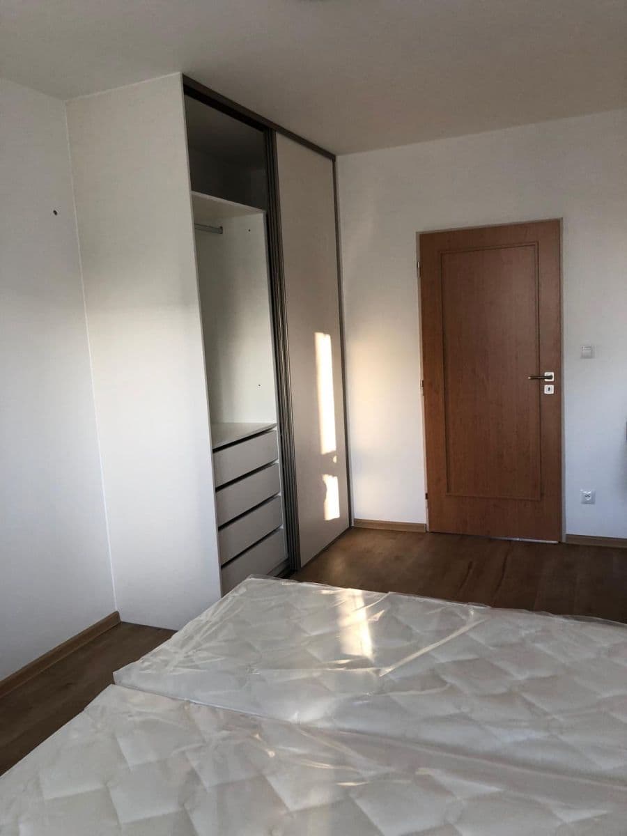 Prenájom bytu 2-izbový 56 m², Vítězslava Nezvala, Trutnov, Královéhradecký kraj Prenájom bytu 2-izbový 56 m², Vítězslava Nezvala, Trutnov, Královéhradecký kraj