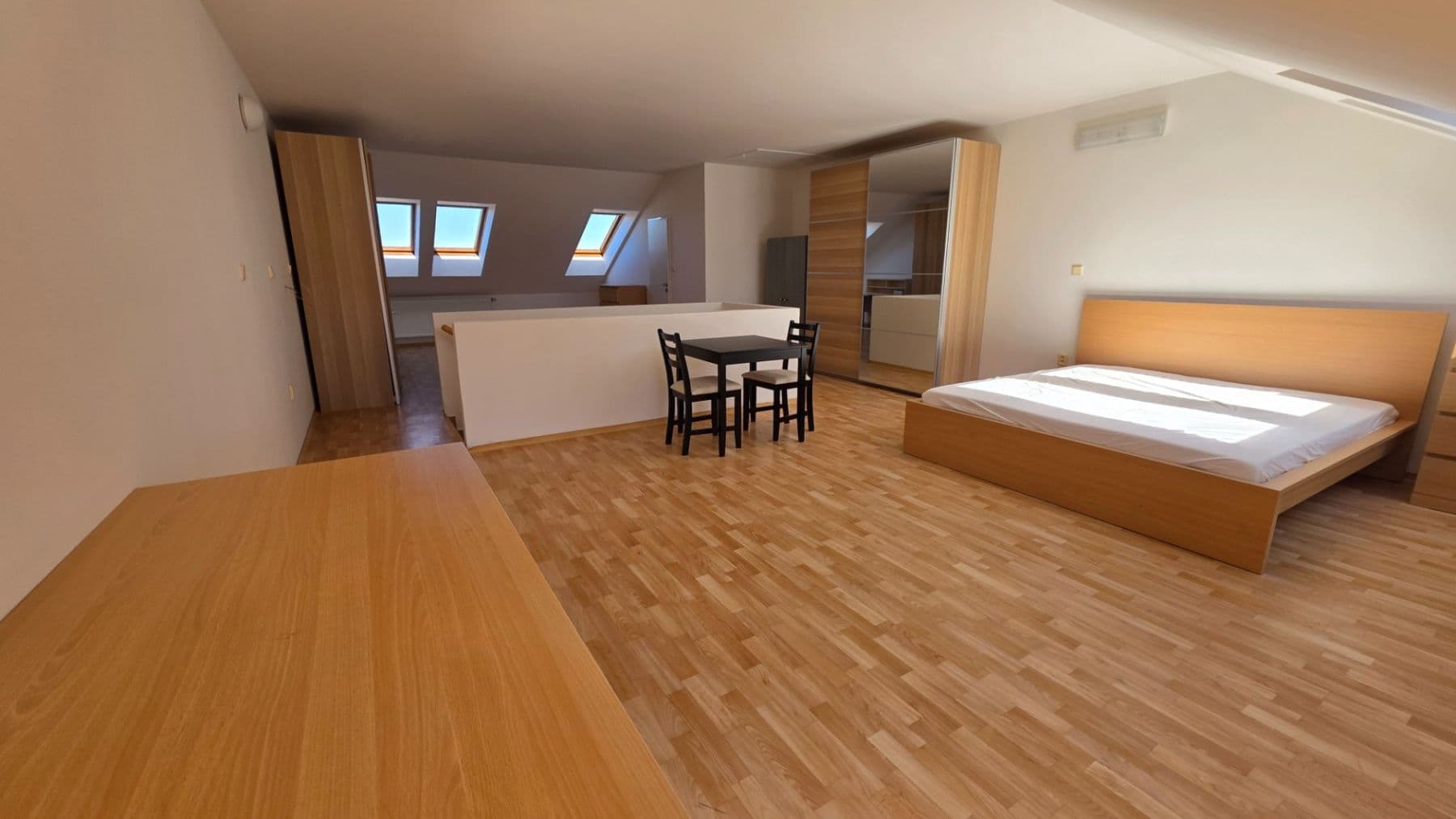 Predaj domu 260 m², pozemek 160 m², Hajní, Praha, Praha Predaj domu 260 m², pozemek 160 m², Hajní, Praha, Praha