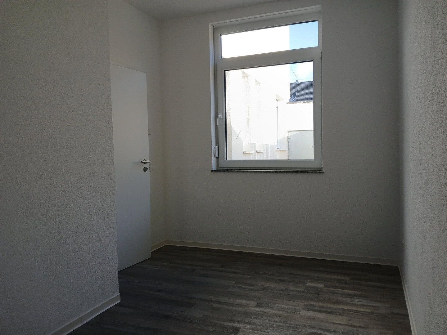 Prenájom bytu 4-izbový 73 m², Winnenden, Bádensko-Wurttembersko Prenájom bytu 4-izbový 73 m², Winnenden, Bádensko-Wurttembersko