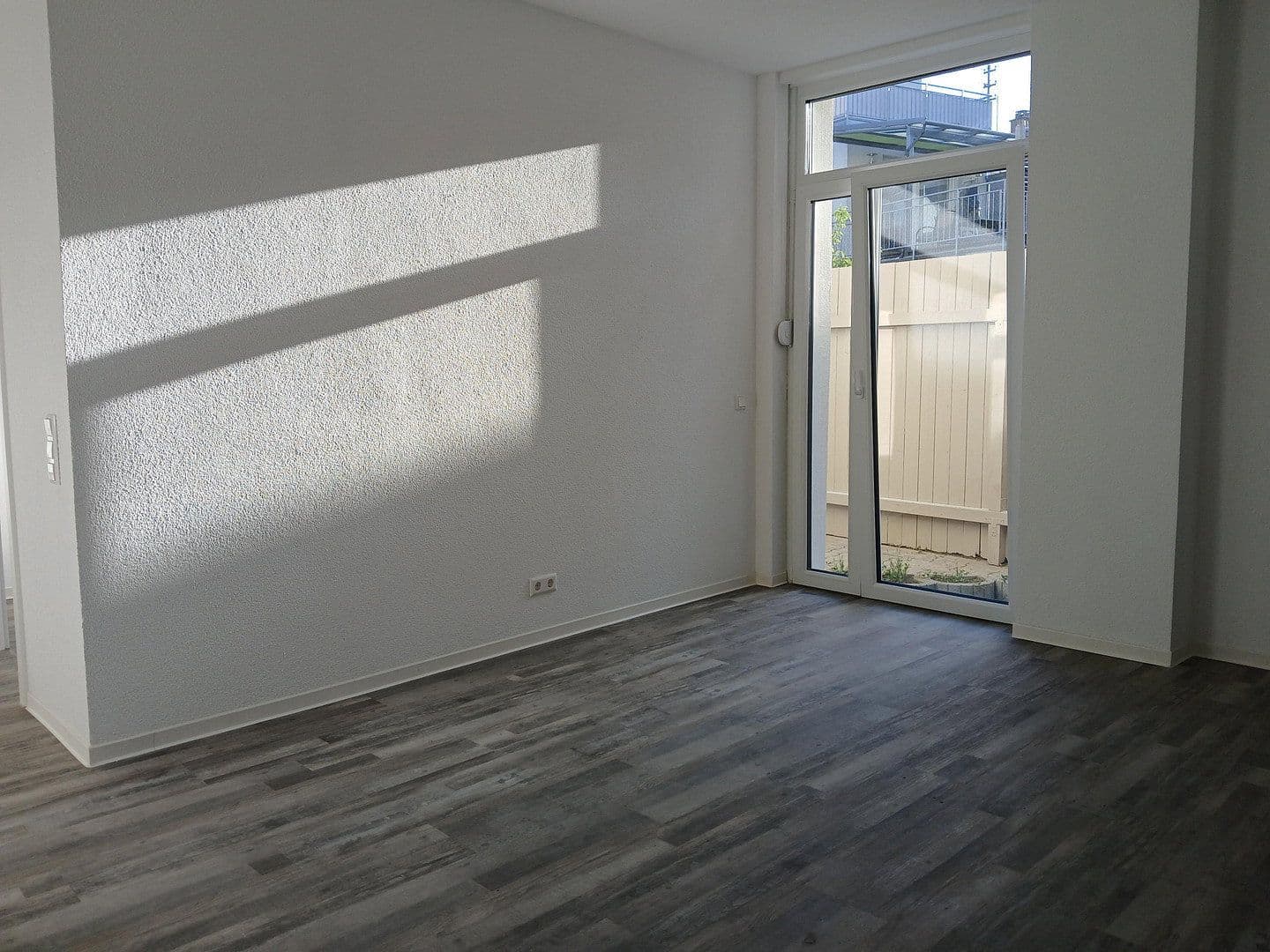 Prenájom bytu 4-izbový 73 m², Winnenden, Bádensko-Wurttembersko Prenájom bytu 4-izbový 73 m², Winnenden, Bádensko-Wurttembersko