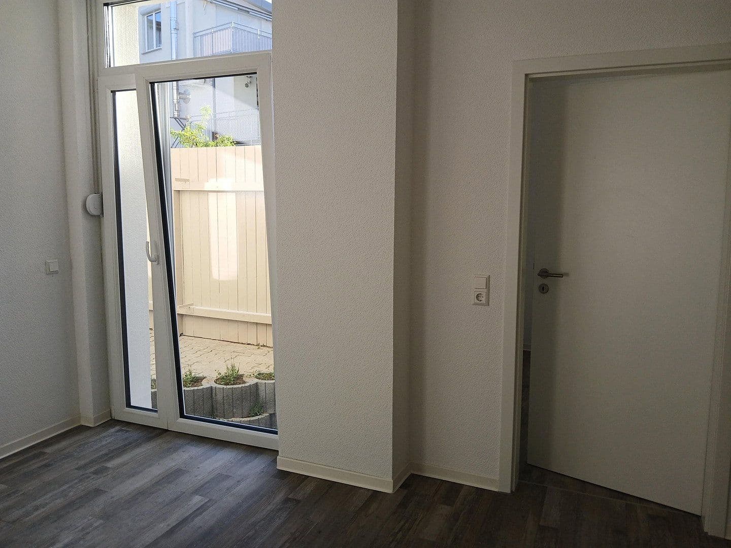 Prenájom bytu 4-izbový 73 m², Winnenden, Bádensko-Wurttembersko Prenájom bytu 4-izbový 73 m², Winnenden, Bádensko-Wurttembersko