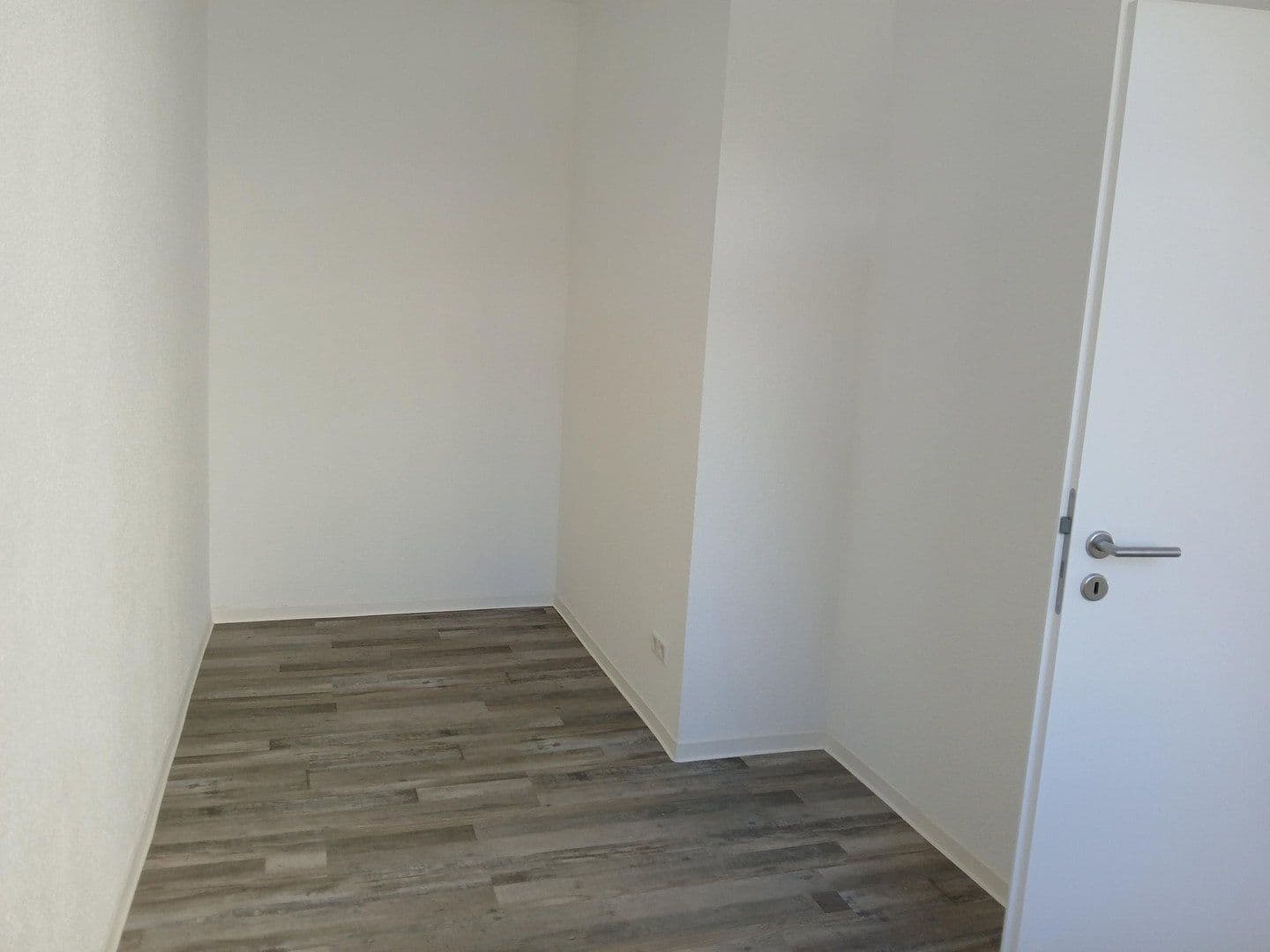 Prenájom bytu 4-izbový 73 m², Winnenden, Bádensko-Wurttembersko Prenájom bytu 4-izbový 73 m², Winnenden, Bádensko-Wurttembersko