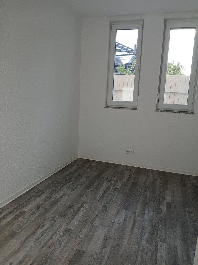 Prenájom bytu 4-izbový 73 m², Winnenden, Bádensko-Wurttembersko Prenájom bytu 4-izbový 73 m², Winnenden, Bádensko-Wurttembersko