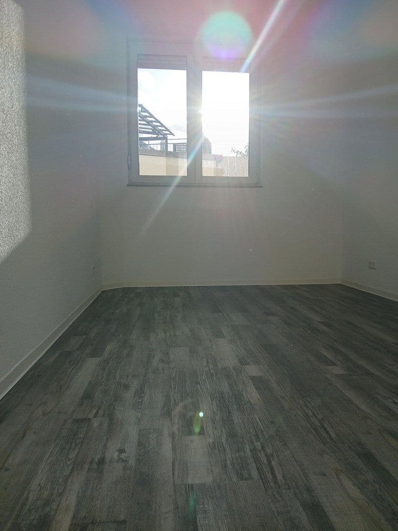 Prenájom bytu 4-izbový 73 m², Winnenden, Bádensko-Wurttembersko Prenájom bytu 4-izbový 73 m², Winnenden, Bádensko-Wurttembersko