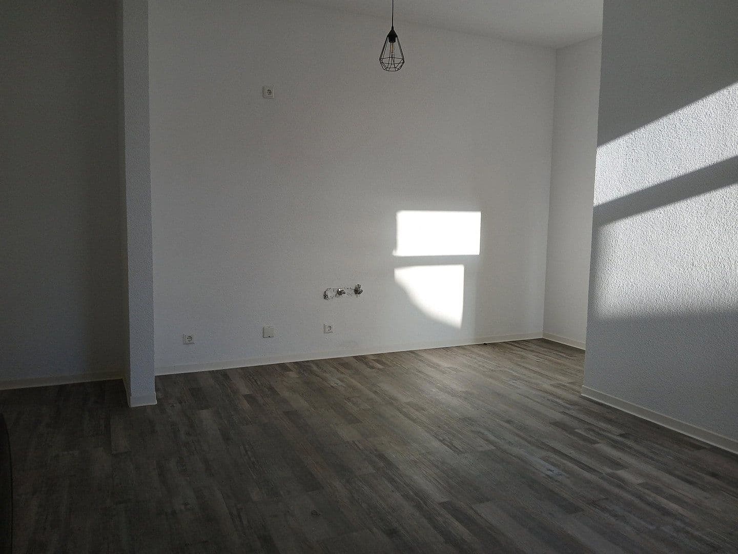 Prenájom bytu 4-izbový 73 m², Winnenden, Bádensko-Wurttembersko Prenájom bytu 4-izbový 73 m², Winnenden, Bádensko-Wurttembersko