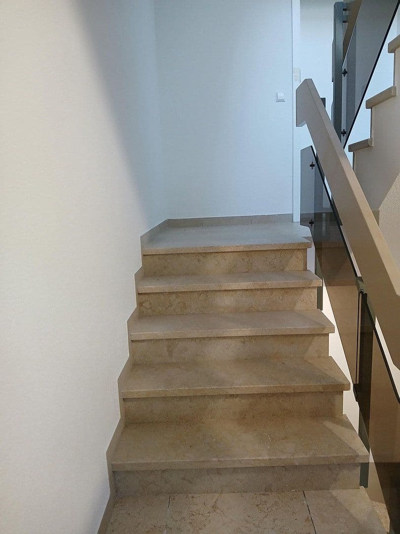Prenájom bytu 4-izbový 73 m², Winnenden, Bádensko-Wurttembersko Prenájom bytu 4-izbový 73 m², Winnenden, Bádensko-Wurttembersko