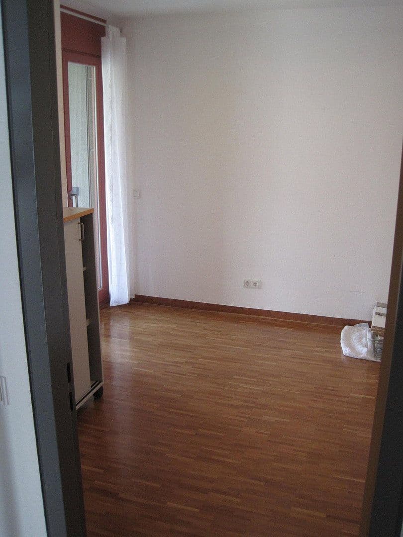 Prenájom bytu 3-izbový 93 m², Bühl, Bádensko-Wurttembersko Prenájom bytu 3-izbový 93 m², Bühl, Bádensko-Wurttembersko
