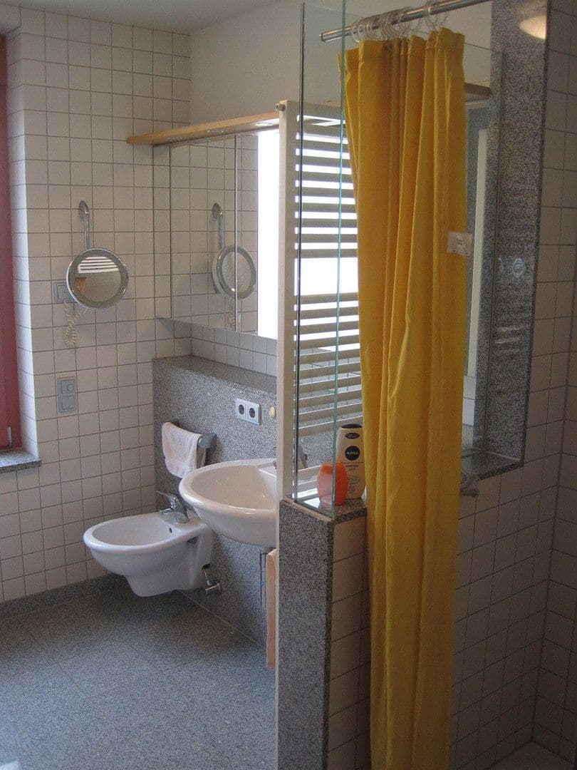 Prenájom bytu 3-izbový 93 m², Bühl, Bádensko-Wurttembersko Prenájom bytu 3-izbový 93 m², Bühl, Bádensko-Wurttembersko