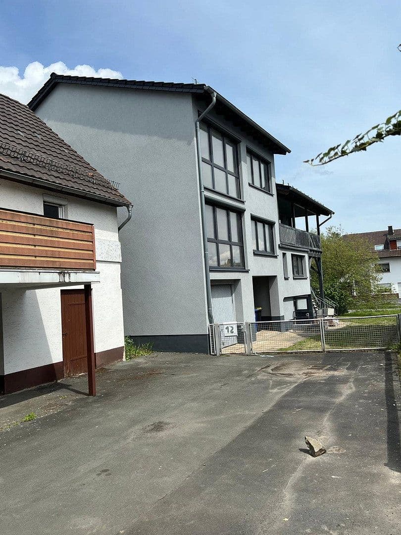 Predaj domu 263 m², pozemek 700 m², Schulstraße 12, Allendorf (Eder), Hesensko Predaj domu 263 m², pozemek 700 m², Schulstraße 12, Allendorf (Eder), Hesensko