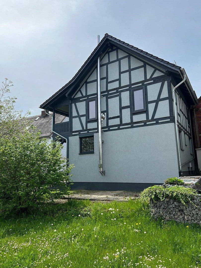 Predaj domu 263 m², pozemek 700 m², Schulstraße 12, Allendorf (Eder), Hesensko Predaj domu 263 m², pozemek 700 m², Schulstraße 12, Allendorf (Eder), Hesensko