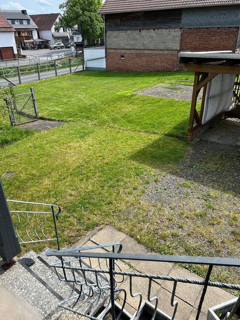 Predaj domu 263 m², pozemek 700 m², Schulstraße 12, Allendorf (Eder), Hesensko Predaj domu 263 m², pozemek 700 m², Schulstraße 12, Allendorf (Eder), Hesensko