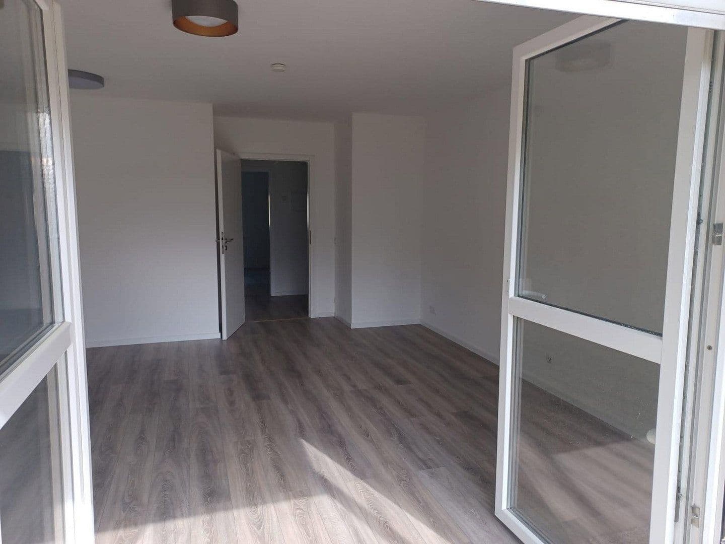 Prenájom bytu 2-izbový 60 m², Bergstraße 1-25, Mittenwalde, Brandenbursko Prenájom bytu 2-izbový 60 m², Bergstraße 1-25, Mittenwalde, Brandenbursko