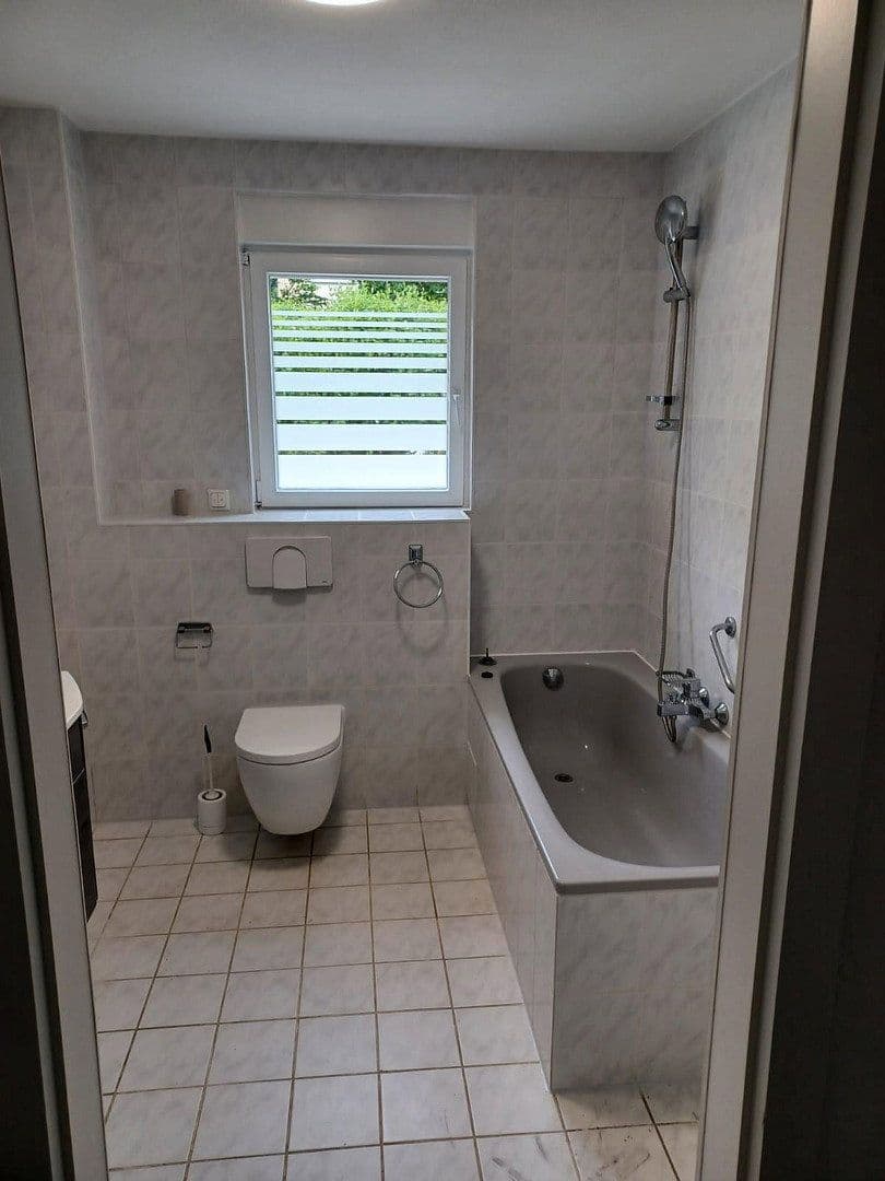 Prenájom bytu 2-izbový 60 m², Bergstraße 1-25, Mittenwalde, Brandenbursko Prenájom bytu 2-izbový 60 m², Bergstraße 1-25, Mittenwalde, Brandenbursko