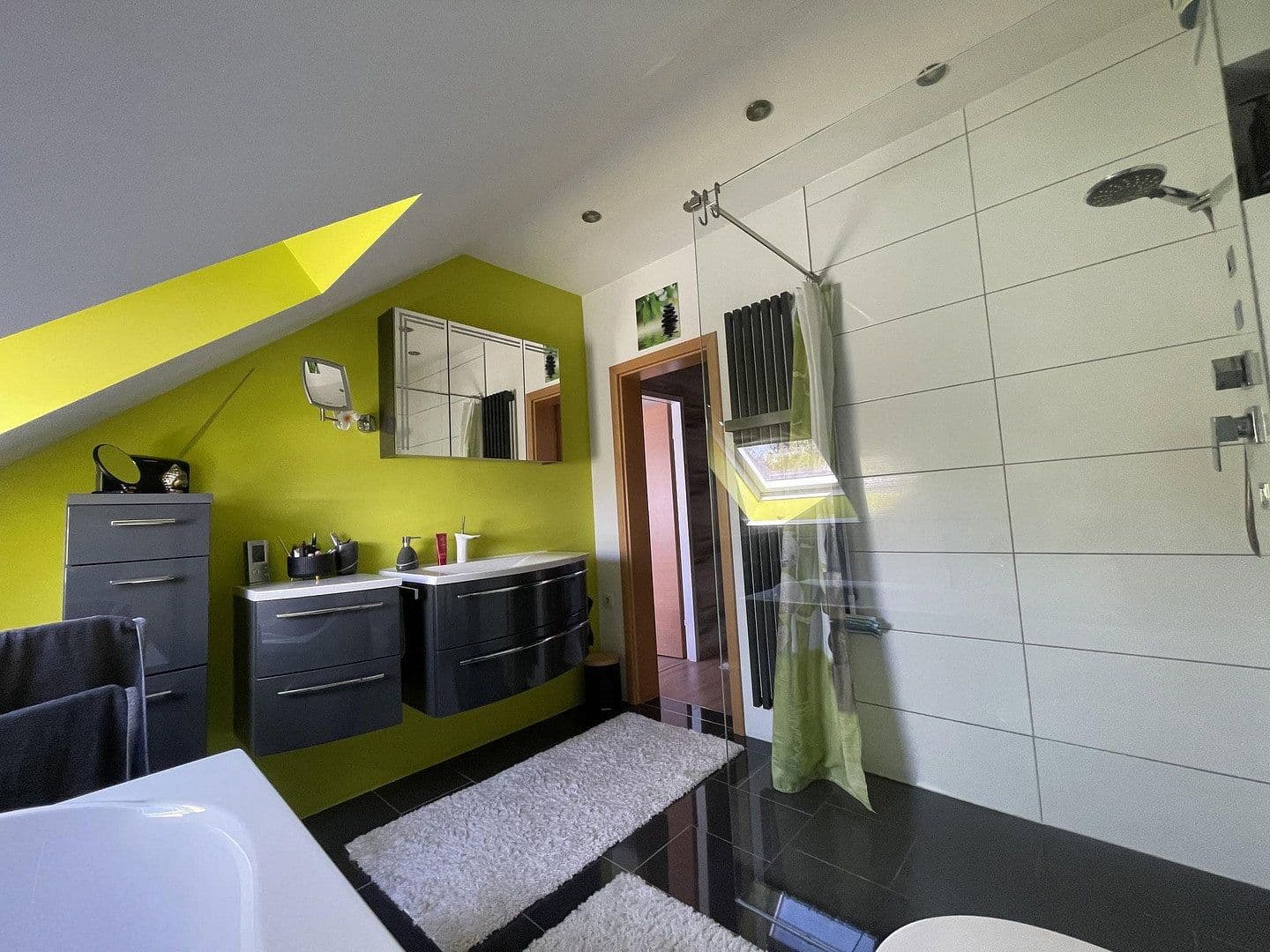 Predaj domu 117 m², pozemek 292 m², Berlin, Berlín Predaj domu 117 m², pozemek 292 m², Berlin, Berlín