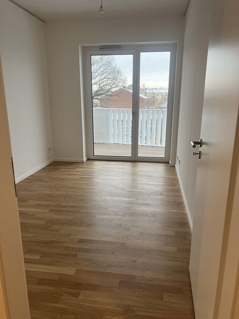 Prenájom bytu 3-izbový 86 m², Bürgerstraße 53A, Berlin, Berlín Prenájom bytu 3-izbový 86 m², Bürgerstraße 53A, Berlin, Berlín