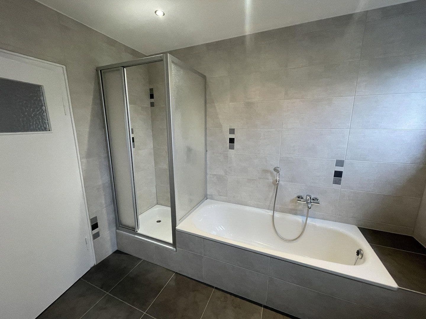 Predaj bytu 6-izbový 103 m², Lerchesflurweg 39, Saarbrücken, Sársko Predaj bytu 6-izbový 103 m², Lerchesflurweg 39, Saarbrücken, Sársko