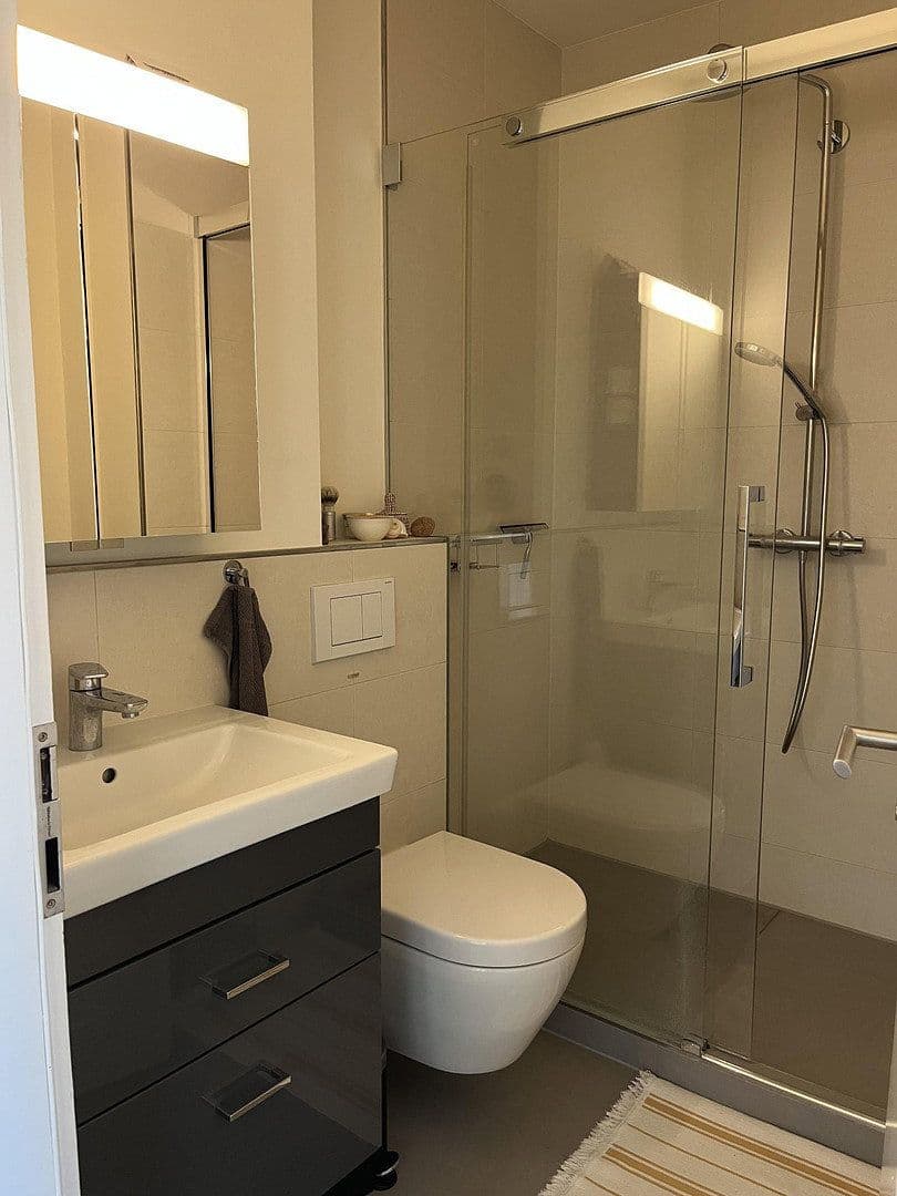 Predaj bytu 3-izbový 80 m², Berlin, Berlín Predaj bytu 3-izbový 80 m², Berlin, Berlín