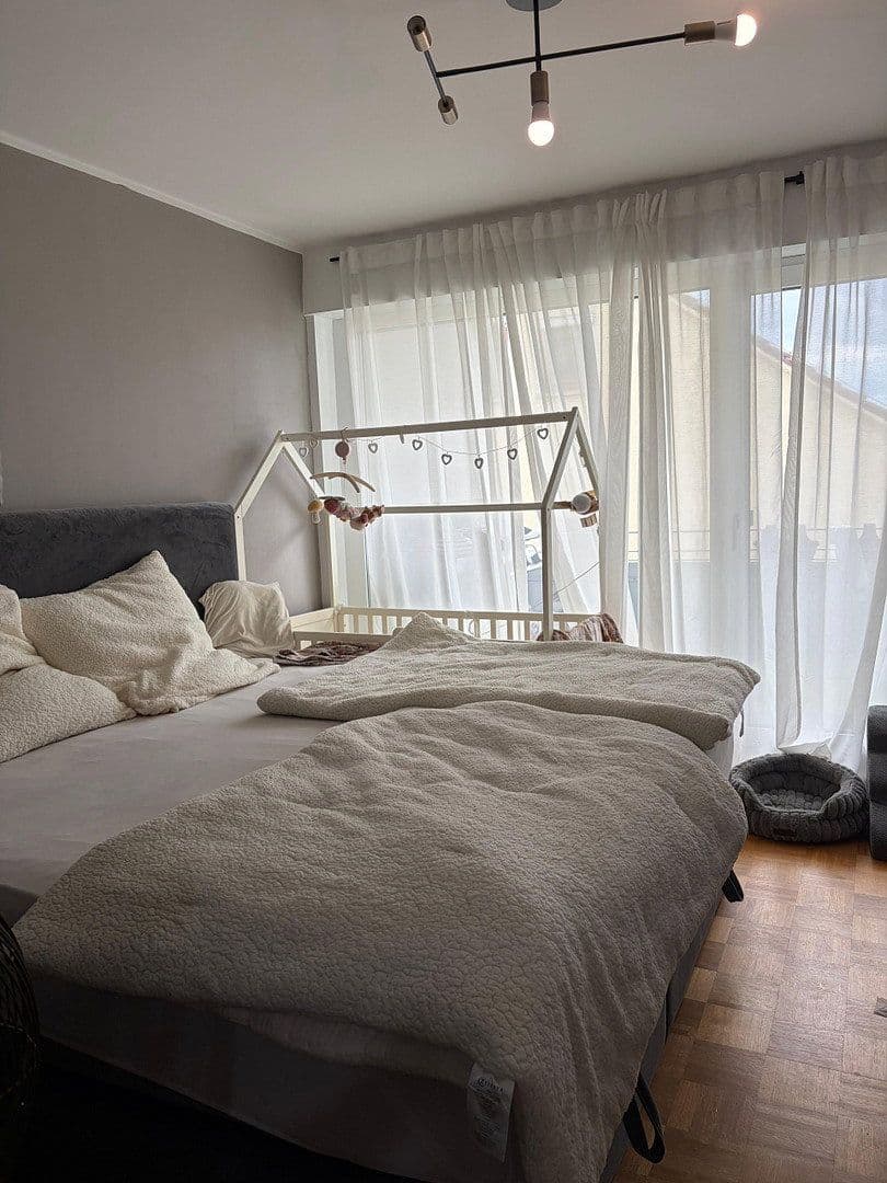 Prenájom bytu 3-izbový 70 m², Steinstr.13, Ditzingen, Bádensko-Wurttembersko Prenájom bytu 3-izbový 70 m², Steinstr.13, Ditzingen, Bádensko-Wurttembersko