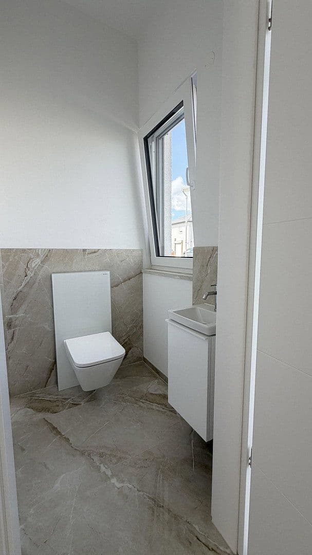 Predaj domu 140 m², pozemek 473 m², Ludwigsfelde, Brandenbursko Predaj domu 140 m², pozemek 473 m², Ludwigsfelde, Brandenbursko