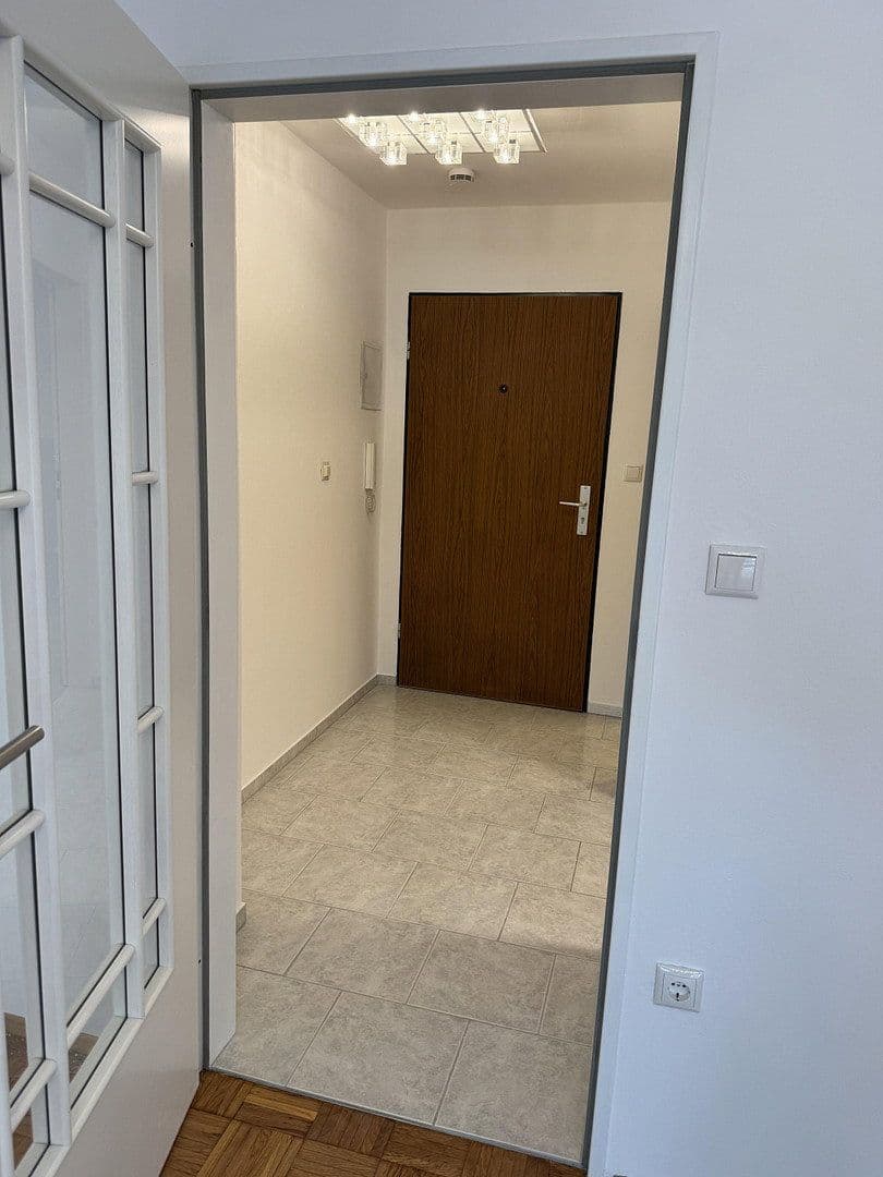 Prenájom bytu 1-izbový 34 m², Lohgrabenstr. 1A, Regensburg, Bavorsko Prenájom bytu 1-izbový 34 m², Lohgrabenstr. 1A, Regensburg, Bavorsko