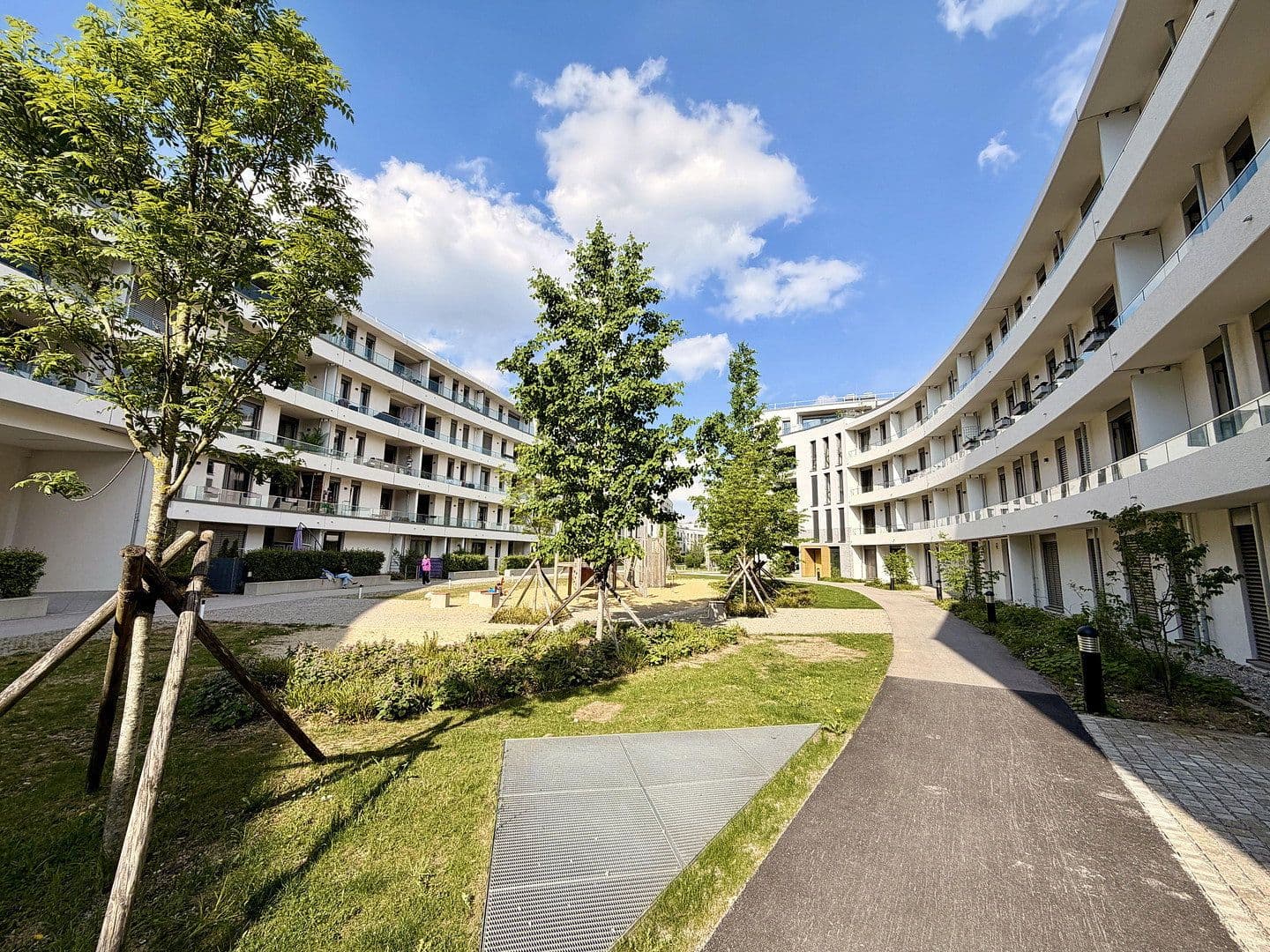 Prenájom bytu 3-izbový 75 m², Fritz-Bauer-Straße 38, München, Bavorsko Prenájom bytu 3-izbový 75 m², Fritz-Bauer-Straße 38, München, Bavorsko