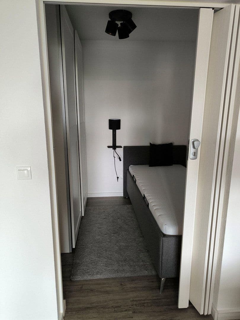 Prenájom bytu 1-izbový 44 m², Neuss, Severné Porýnie - Westfálsko Prenájom bytu 1-izbový 44 m², Neuss, Severné Porýnie - Westfálsko
