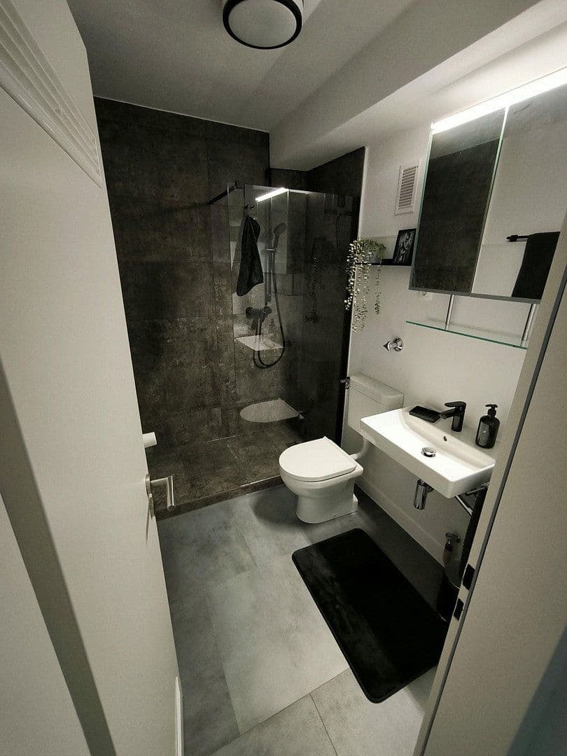 Prenájom bytu 1-izbový 44 m², Neuss, Severné Porýnie - Westfálsko Prenájom bytu 1-izbový 44 m², Neuss, Severné Porýnie - Westfálsko