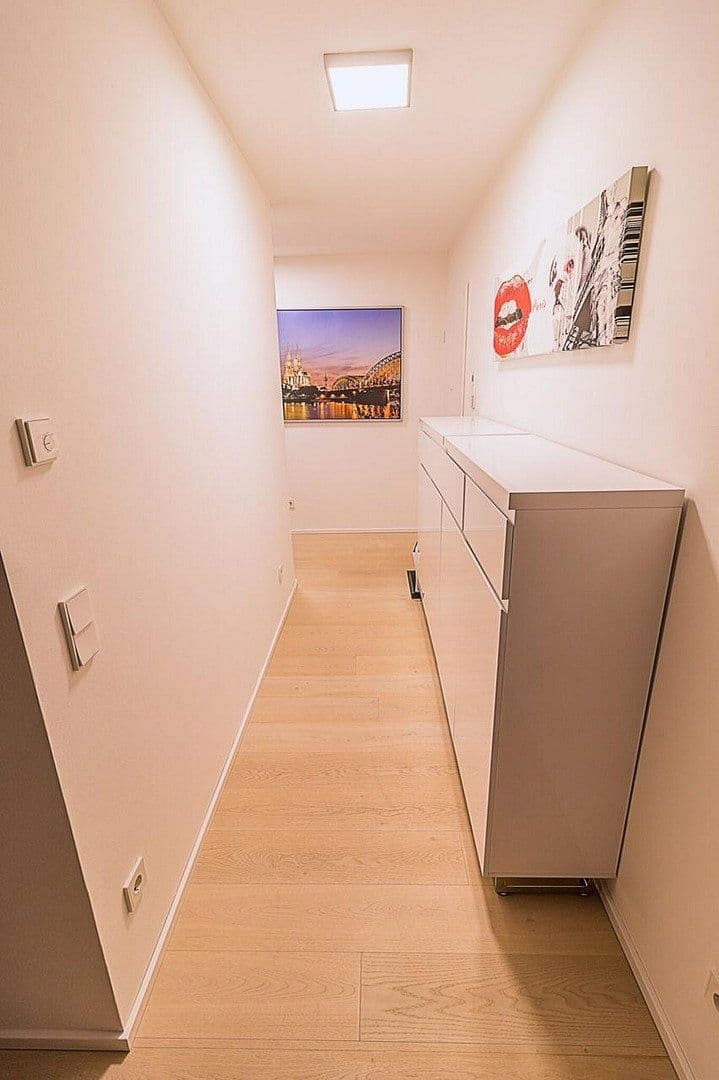 Predaj bytu 3-izbový 94 m², Friedrich-Karl-Str. 135, Köln, Severné Porýnie - Westfálsko Predaj bytu 3-izbový 94 m², Friedrich-Karl-Str. 135, Köln, Severné Porýnie - Westfálsko