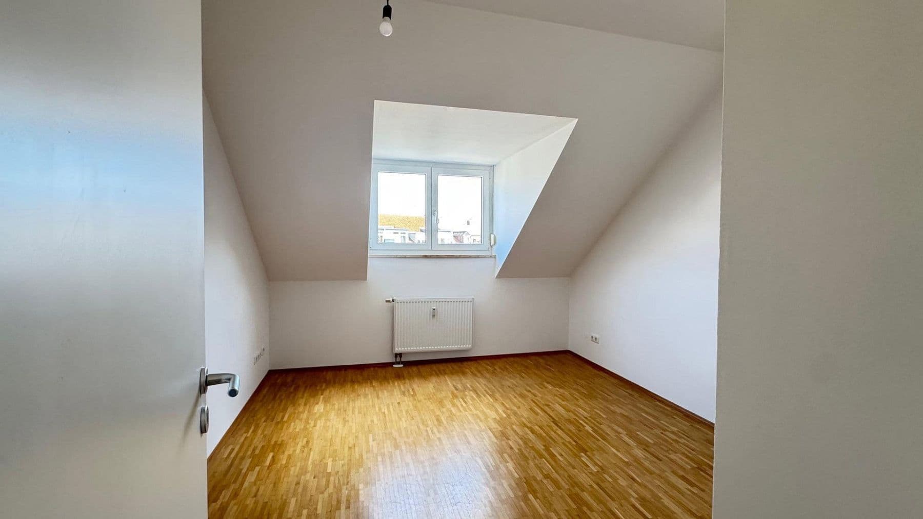 Prenájom bytu 2-izbový 54 m², Naupliastraße 39, München, Bavorsko Prenájom bytu 2-izbový 54 m², Naupliastraße 39, München, Bavorsko