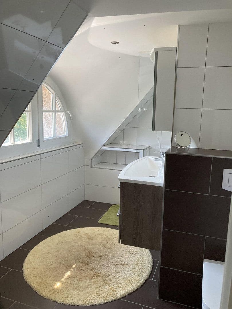 Predaj domu 110 m², pozemek 7.006 m², Kleinquern 11, Steinbergkirche, Šlezvicko-Holštajnsko Predaj domu 110 m², pozemek 7.006 m², Kleinquern 11, Steinbergkirche, Šlezvicko-Holštajnsko
