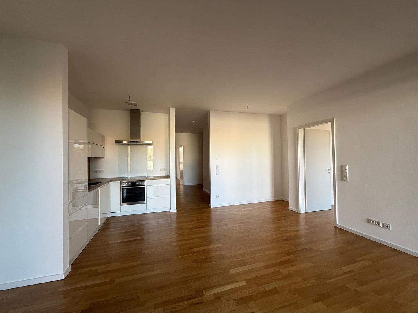 Predaj bytu 3-izbový 75 m², Berlin, Berlín Predaj bytu 3-izbový 75 m², Berlin, Berlín