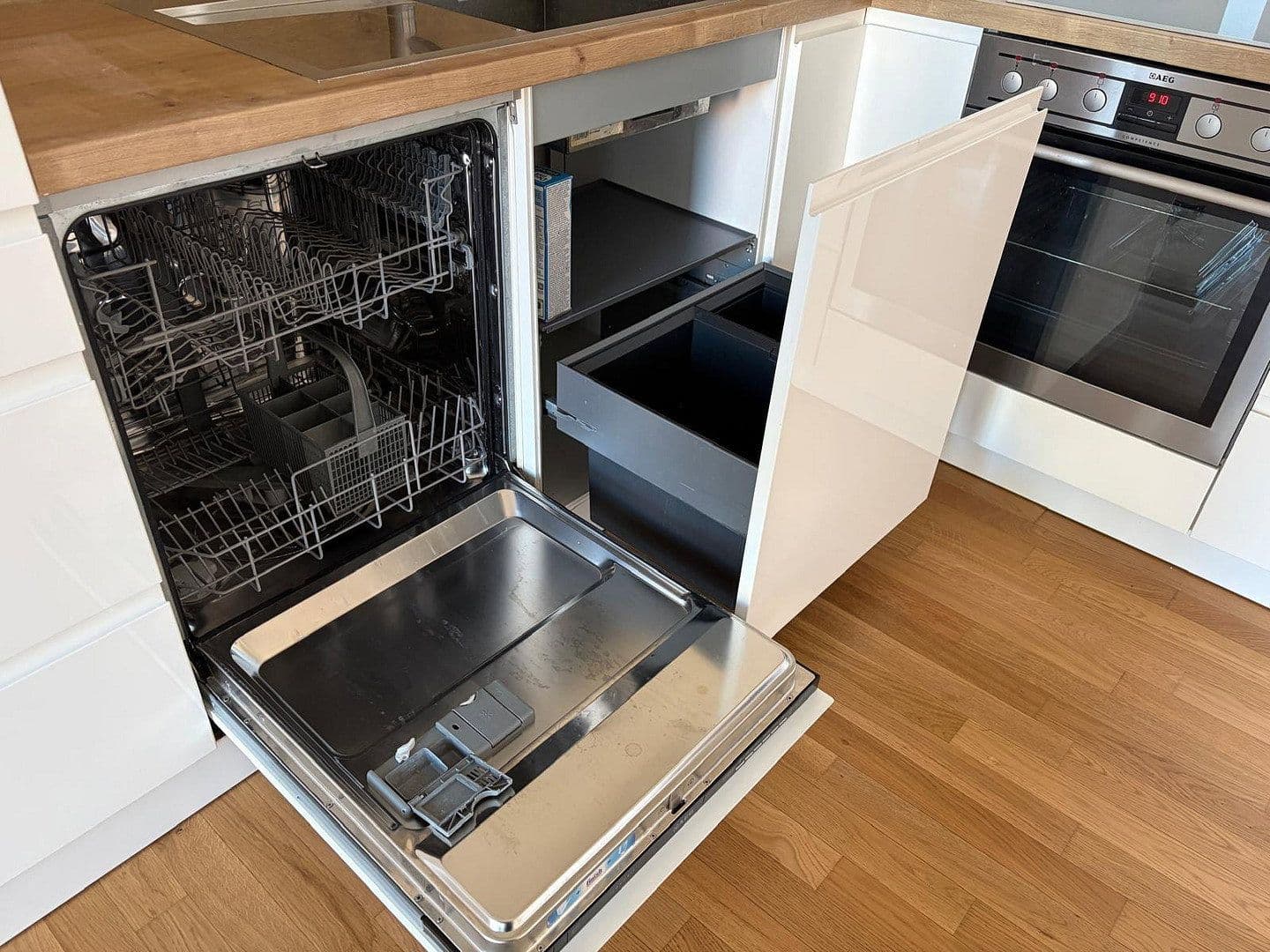 Predaj bytu 3-izbový 75 m², Berlin, Berlín Predaj bytu 3-izbový 75 m², Berlin, Berlín
