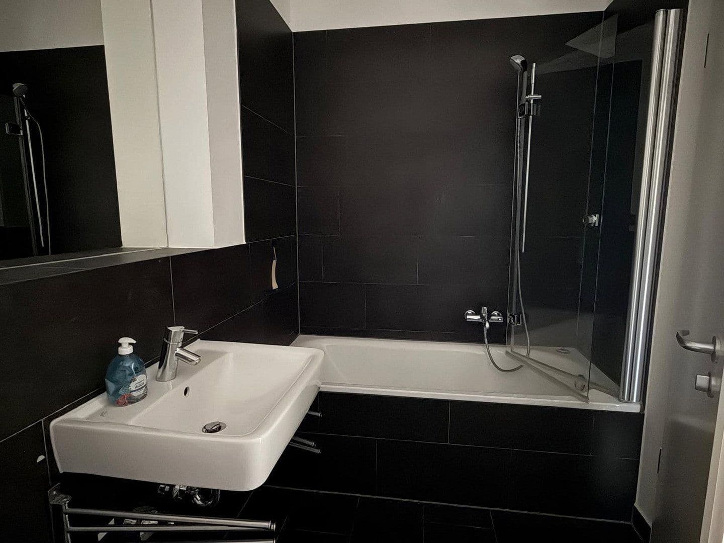 Predaj bytu 3-izbový 75 m², Berlin, Berlín Predaj bytu 3-izbový 75 m², Berlin, Berlín