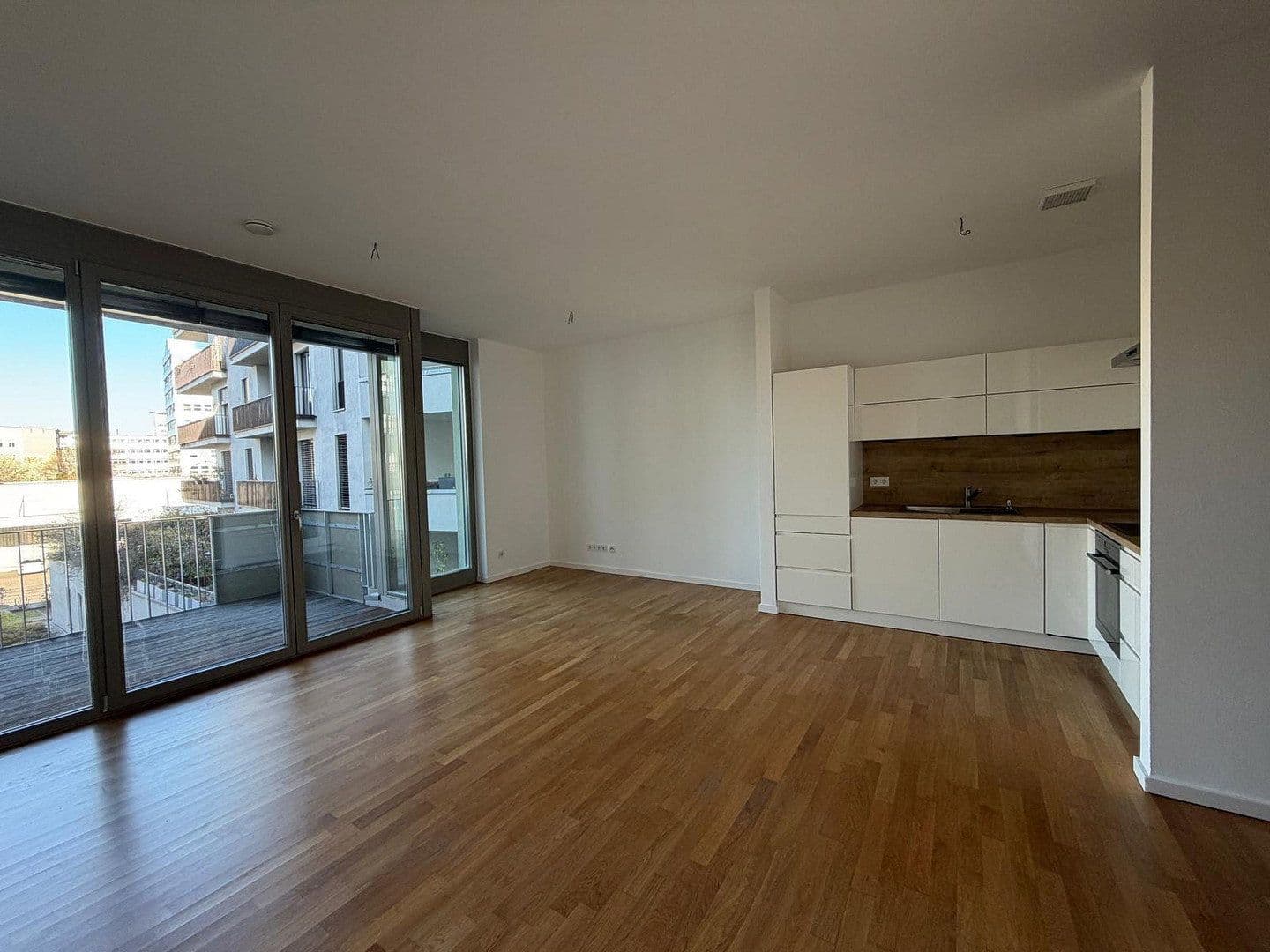Predaj bytu 3-izbový 75 m², Berlin, Berlín Predaj bytu 3-izbový 75 m², Berlin, Berlín