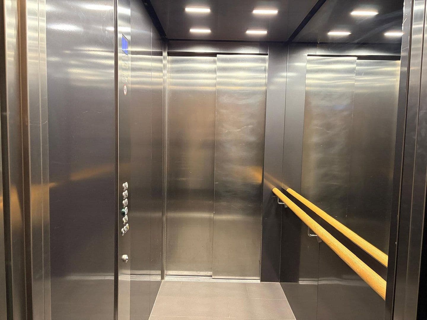 Predaj bytu 3-izbový 75 m², Berlin, Berlín Predaj bytu 3-izbový 75 m², Berlin, Berlín
