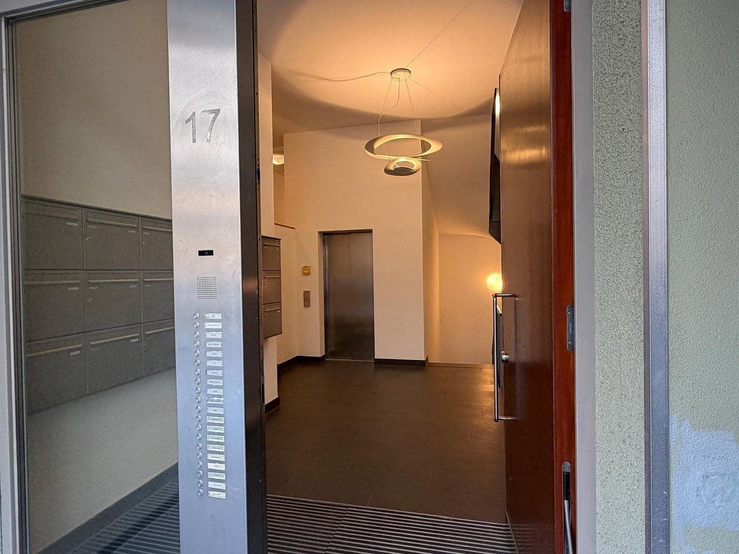 Predaj bytu 3-izbový 75 m², Berlin, Berlín Predaj bytu 3-izbový 75 m², Berlin, Berlín