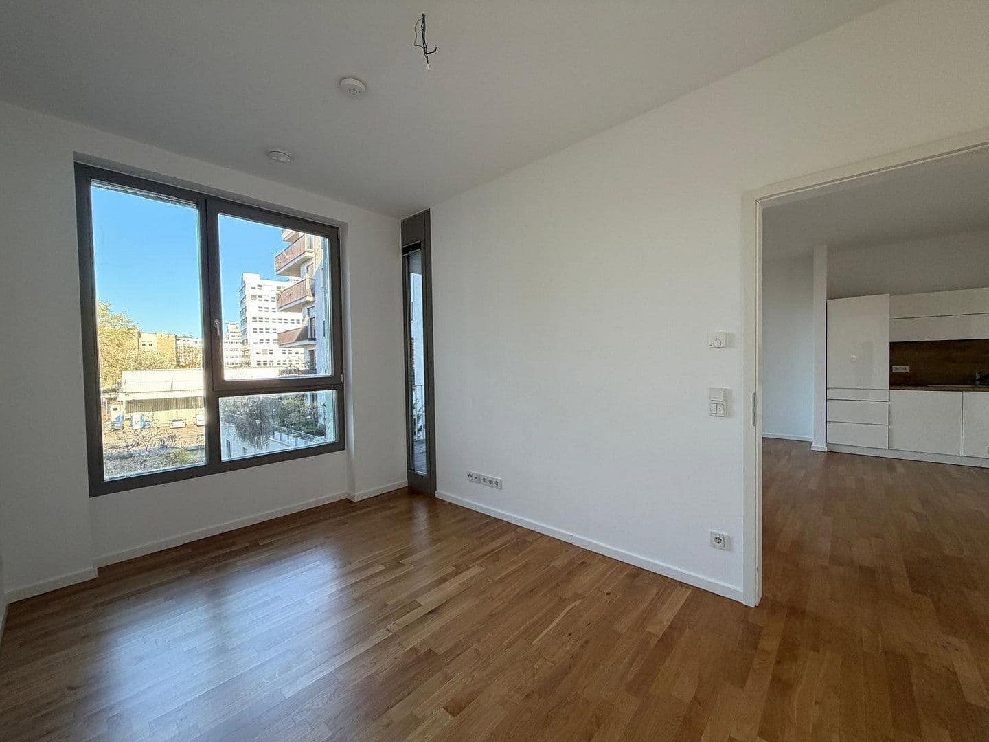Predaj bytu 3-izbový 75 m², Berlin, Berlín Predaj bytu 3-izbový 75 m², Berlin, Berlín