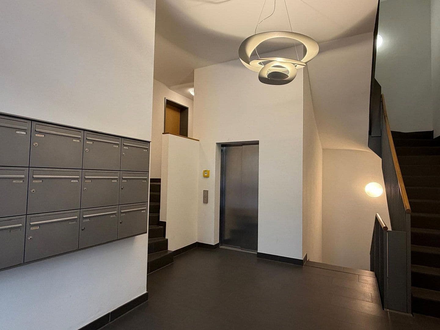 Predaj bytu 3-izbový 75 m², Berlin, Berlín Predaj bytu 3-izbový 75 m², Berlin, Berlín