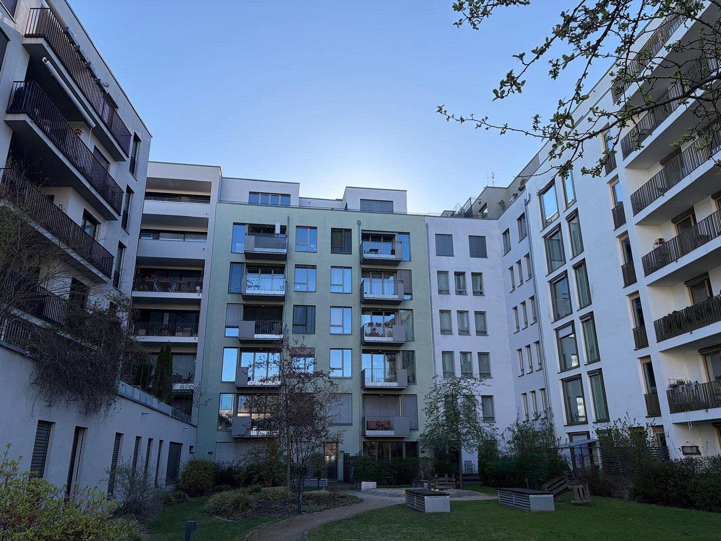 Predaj bytu 3-izbový 75 m², Berlin, Berlín Predaj bytu 3-izbový 75 m², Berlin, Berlín