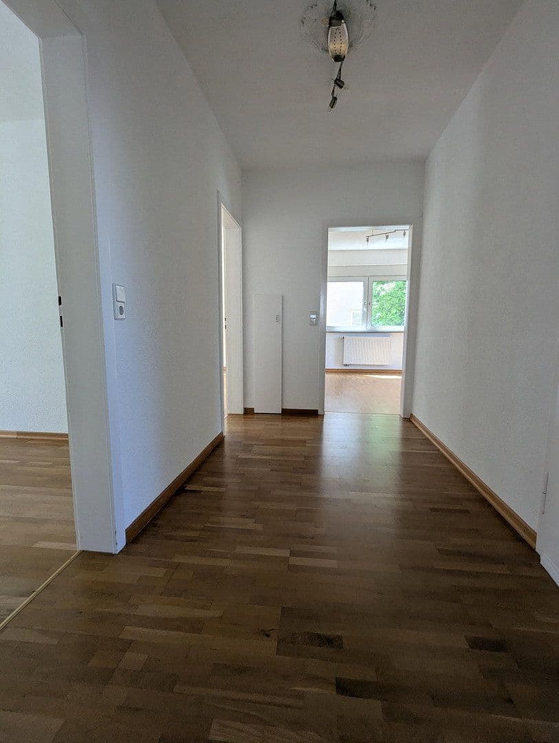 Prenájom bytu 4-izbový 102 m², Stuttgart, Bádensko-Wurttembersko Prenájom bytu 4-izbový 102 m², Stuttgart, Bádensko-Wurttembersko